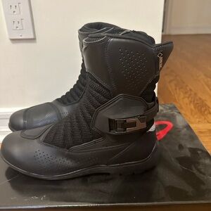 NWT Alpinestars Multiair XCR Black Gore-Tex Boots Black Size 44